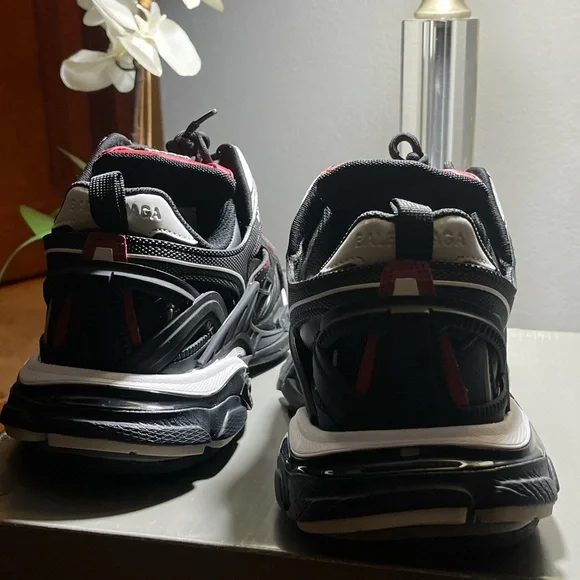 Balenciaga Track 2 Black/ Red - Picture 3 of 8
